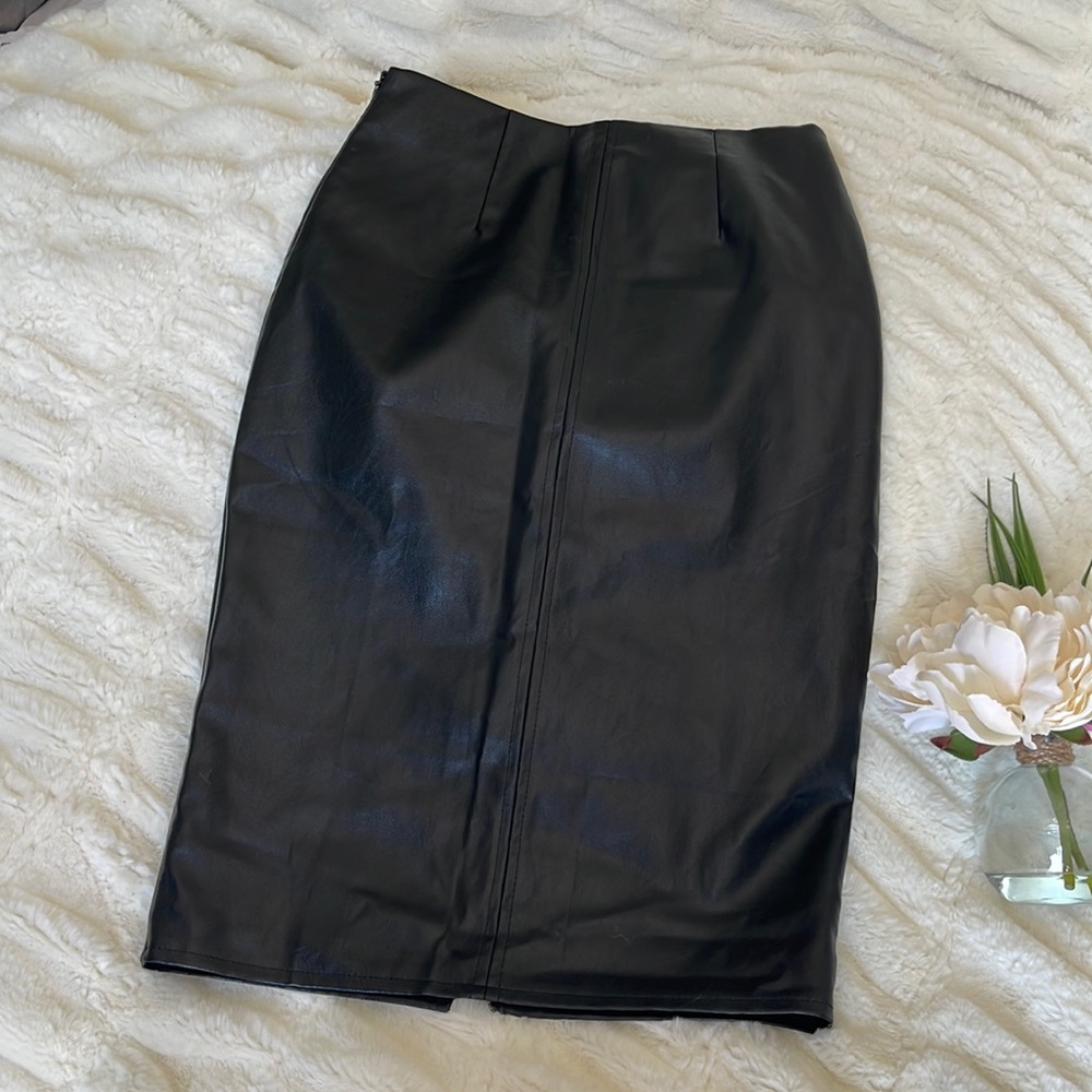 Beautiful, leather pencil skirt